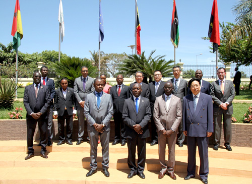 「幾內亞比紹總統與參加中國與葡語國家企業經貿合作洽談會 - 比紹- 2016」的參會代表團團長合照