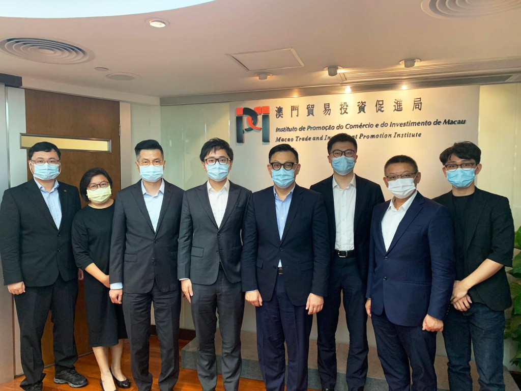 O Dr. Benson Lau Wai Meng, Presidente do IPIM com os representantes da Extreme Vision Tech Co., Ltd. em visita ao IPIM (1 de Junho de 2021)